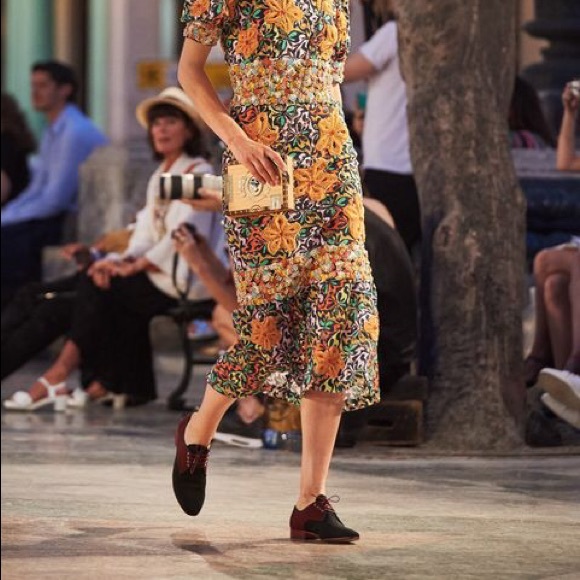 🔥SOLD🔥Chanel NIB Lace Up Oxford Burgundy/Black - Picture 8 of 8